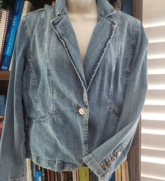 Jean Jacket - Picture 1 of 5